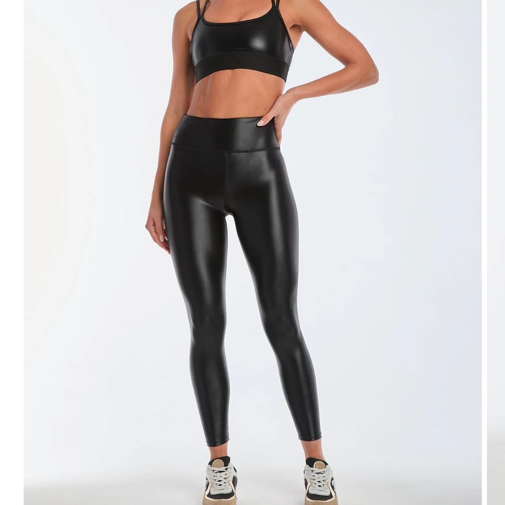 Noli liquid set (legging and sports bra)
